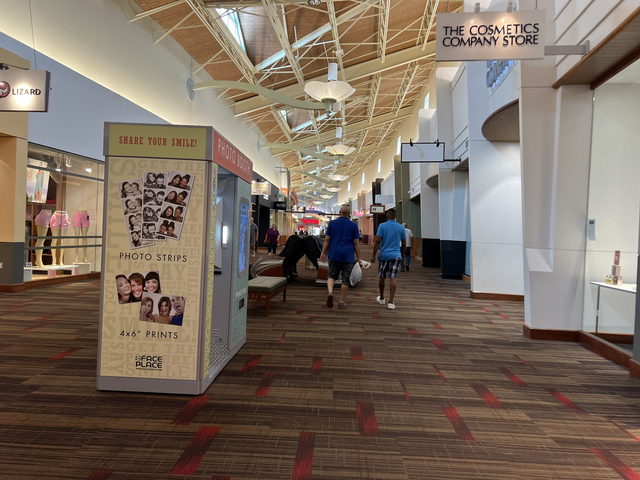 Great Lakes Crossing Outlets - Aug 7 2022 Photo (newer photo)